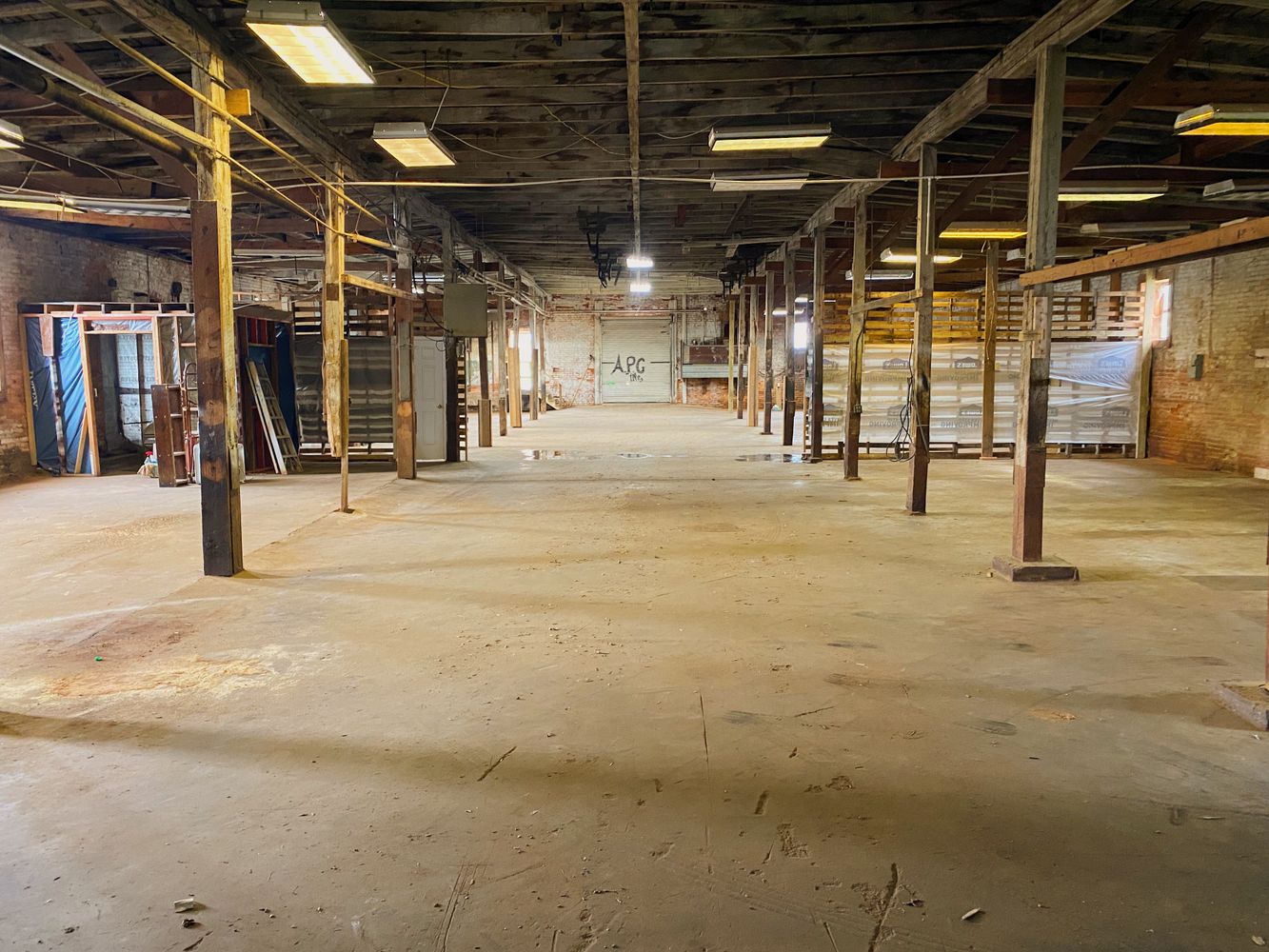 Maysville: 530 Sims St, Maysville, GA 30558